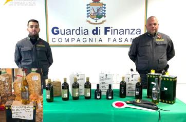 Fasano, vendeva olio di semi spacciandolo per extravergine d'oliva: denunciato commerciante