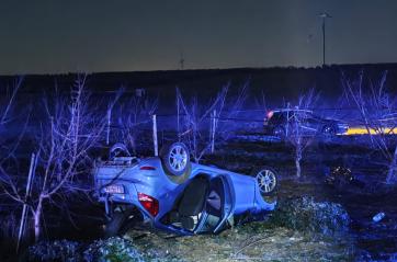 Notte di san Silvestro, auto si ribalta sulla Sp95 a sud di Cerignola: 4 ragazze a bordo, una in codice arancione FOTO/VIDEO