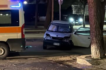 Lecce, auto si ribalta in viale Roma: muore 95enne alla guida, grave la moglie 90enne VIDEO