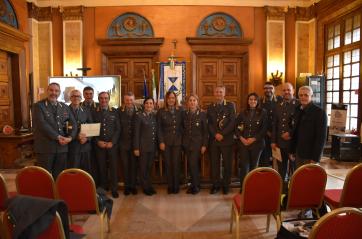 Polizia Metropolitana di Bari, il sindaco premia gli agenti per meriti di servizio e operazioni di rilievo nel 2025