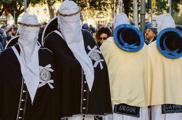 Cominciano i riti della Settimana Santa. A Taranto &egrave; il giorno delle &laquo;gare&raquo; per simboli e statue