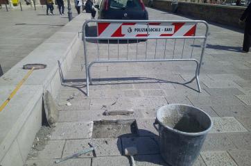 A Bari Vecchia continua il ripristino delle basole danneggiate: la mappa delle &laquo;buche&raquo; nel centro