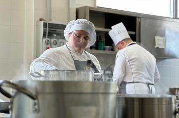 Margherita di Savoia, giovani chef da tutta Italia reinterpretano i sapori della Puglia ai fornelli