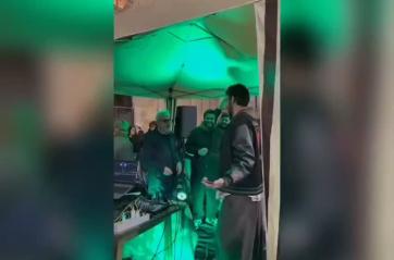Bitonto, sorpresa al festival rap : il sindaco Ricci si lancia nel freestyle in piazza VIDEO