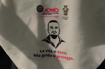 &laquo;La vita si dona, alla guida si protegge&raquo;: a Foggia una fiaccolata per Simone Raucea, il 25enne travolto e ucciso da un'auto