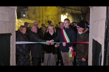Matera, inaugurata la XV edizione del Presepe Vivente nei Sassi: protagonisti pace e inclusione
