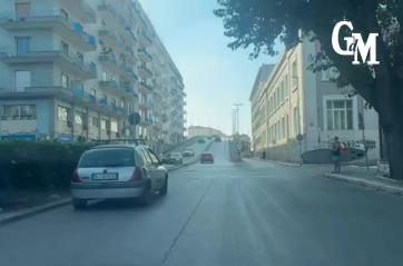 Bari, ecco com'è il ponte Garibaldi dopo l'ordinanza: meno corsie, chiuso ai mezzi pesanti VIDEO