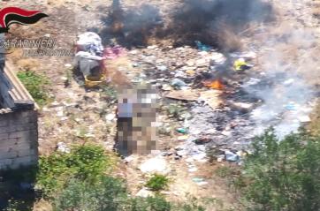 Manduria, il drone li inquadra mentre bruciano montagna di rifiuti: 3 denunce