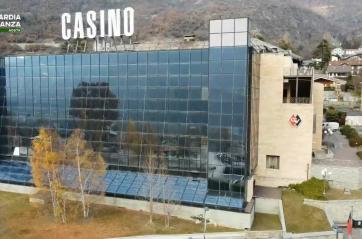Denaro da riciclare nel Casino di Saint-Vincent: scoperto giro di fatture false da 3 milioni, perquisizioni anche in Puglia VIDEO