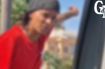 Storie di ordinario degrado a Bari: tra parcheggiatori abusivi al Molo San Nicola e clochard che si lavano tra i cespugli