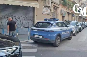 Bari, rapina in pieno giorno in via Re David: in due armati fanno irruzione in un centro scommesse