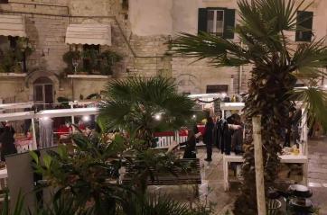 Trani brilla dal cielo: le luci natalizie riprese con il drone