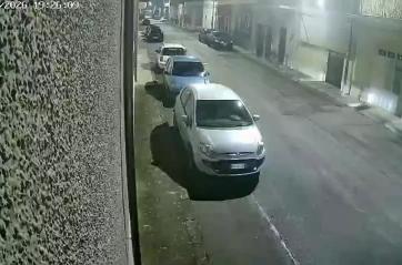 Salice Salentino, &egrave; caccia alla banda della Mercedes: svaligiano case tra le 17 e le 19 VIDEO