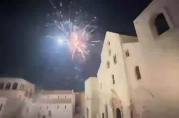 Bari, botti a Capodanno davanti la Basilica di San Nicola. L&rsquo;appello di padre Distante: &laquo;Cos&igrave; si mette a rischio la nostra storia&raquo;