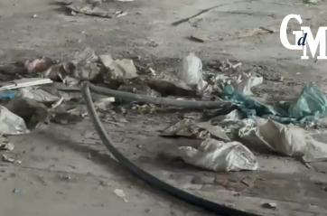 Bari, al mercato di via Caldarola il degrado è di casa. I commercianti: «Vogliamo andare via» VIDEO