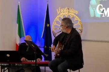 Paolo Sassanelli conquista il MArTA di Taranto tra teatro, musica e gastronomia