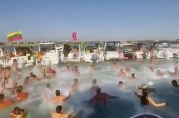 Porto Cesareo, gli abusivi invadono le zone protette: folli party in acqua non autorizzati