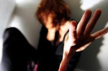 Nova Siri, arrestato 38enne per maltrattamenti in famiglia: violenze su padre e sorella