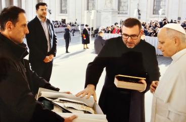 A Papa Leone XIV le antiche chiavi della Basilica di San Martino di Martina Franca