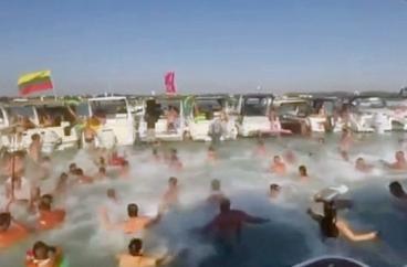 Porto Cesareo, gli abusivi invadono le zone protette: folli party in acqua non autorizzati