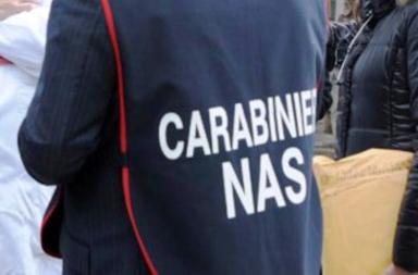 Taranto, allestita in casa una farmacia abusiva: indagati farmacista e la moglie, sequestrati 3200 medicinali Taranto, allestita in casa una farmacia abusiva: indagati farmacista e la moglie, sequestrati 3200 medicinali