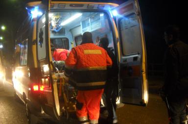 Taranto, schianto tra una moto e un'auto nella borgata di Lama: muore 54enne Taranto, schianto tra una moto e un'auto nella borgata di Lama: muore 54enne