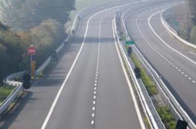 Il paradosso sull&rsquo;A/14 Bari-Bologna costretti a fare inversione per il &laquo;pieno&raquo;