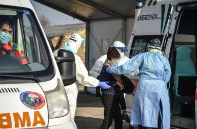 Covid, dopo l'impennata in Puglia calano contagi e decessi