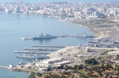 Taranto, munizioni da Israele bloccate in porto: autisti senza la patente per merci pericolose Taranto, munizioni da Israele bloccate in porto: autisti senza la patente per merci pericolose