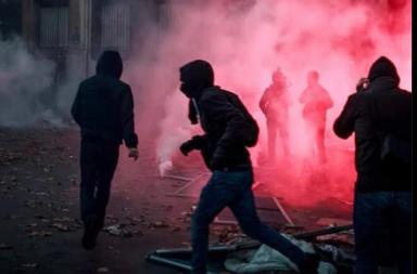 Parigi assediata dai ragazzi con l&rsquo;et&agrave; e la vita di Nahel