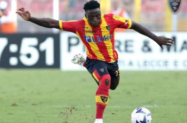 Lecce calcio, paura per Banda: Di Francesco preoccupato per dolore in petto ma ora si &egrave; ripreso