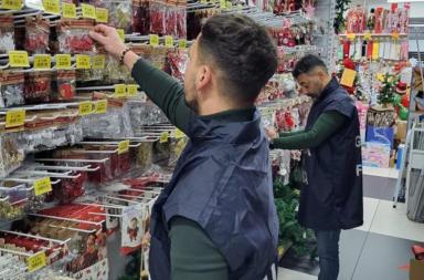 Foggia, sequestrati 13 mila articoli natalizi e 25 mila fuochi d'artificio illegali