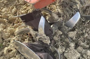 Con una motozappa finisce fuori strada, nel Potentino morto un 80enne