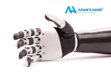 La prima mano bionica su misura, made in Puglia, raccoglie 5,5 milioni di euro