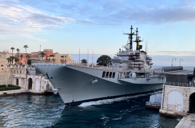 L'appello del sindaco di Taranto: «La nave Garibaldi resti qui, ok al polo museale» L'appello del sindaco di Taranto: «La nave Garibaldi resti qui, ok al polo museale»