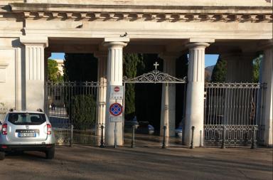 Bari, ecco il piano per la festa di Ognissanti: parcheggi extra e orari di apertura dei cimiteri Bari, ecco il piano per la festa di Ognissanti: parcheggi extra e orari di apertura dei cimiteri
