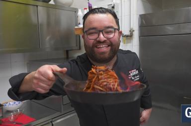 Spaghetti all'assassina: il piatto simbolo della baresit&agrave;. Ecco come farli buoni...da morire