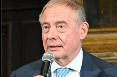 Urso annuncia: «Domani incontro con Ribera per l'ok all' ultimo prestito dell'ex Ilva di Taranto» Urso annuncia: «Domani incontro con Ribera per l'ok all' ultimo prestito dell'ex Ilva di Taranto»