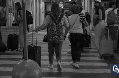 GAZZETTA TV Aeroporto di Bari, scatta l&rsquo;ora X: di notte arrivare in centro &egrave; un calvario per i turisti