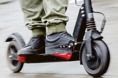 Foggia, 88enne muore dopo una settimana in coma: fu investito da un monopattino guidato da 13enne