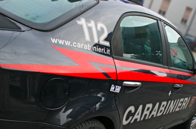 Foggia, banda armata tenta la rapina in una ditta di spedizioni: malviventi in fuga senza il bottino Foggia, banda armata tenta la rapina in una ditta di spedizioni: malviventi in fuga senza il bottino