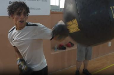 GAZZETTA TV Dall&rsquo;Egitto a Bari con un barcone, Refat sogna di diventare un campione di pugilato: &laquo;Bari? &Egrave; la mia seconda casa&raquo;