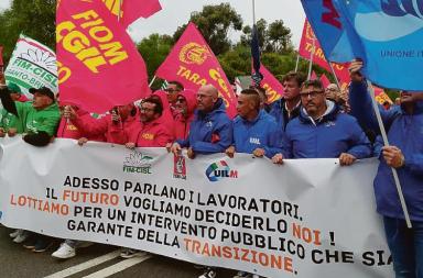 Ex Ilva, l’allarme dei sindacati dopo il rinvio al tavolo di Governo: «È inaccettabile. Torniamo a Palazzo Chigi» Ex Ilva, l’allarme dei sindacati dopo il rinvio al tavolo di Governo: «È inaccettabile. Torniamo a Palazzo Chigi»
