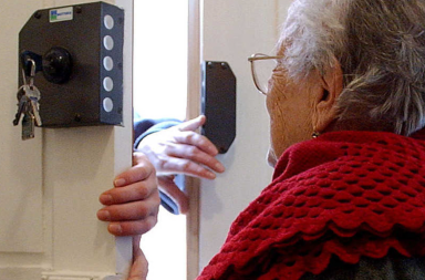 Laterza, con la truffa del finto avvocato sottrae soldi e denaro a un'anziana: condannato 21enne campano Laterza, con la truffa del finto avvocato sottrae soldi e denaro a un'anziana: condannato 21enne campano