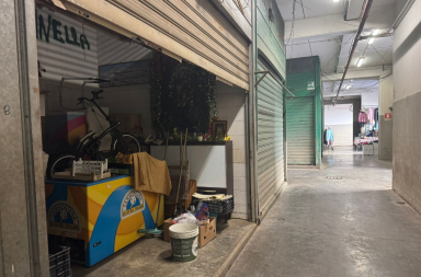 Bari, benvenuti nel mercato dimenticato: lavorano solo 20 bancarelle su 110 Bari, benvenuti nel mercato dimenticato: lavorano solo 20 bancarelle su 110