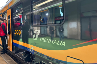 Due nuovi treni regionali «Pop» sui binari lucani: più comfort, tecnologia e sostenibilità per i pendolari Due nuovi treni regionali «Pop» sui binari lucani: più comfort, tecnologia e sostenibilità per i pendolari