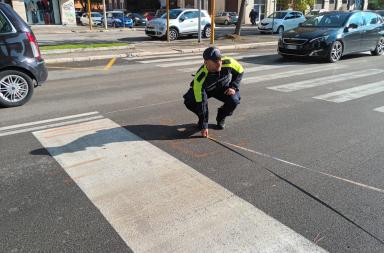 Foggia, investito mentre attraversa in via Telesforo: 26enne trasportato in ospedale in codice rosso Foggia, investito mentre attraversa in via Telesforo: 26enne trasportato in ospedale in codice rosso