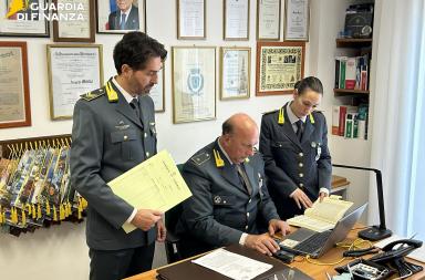 Corruzione e frode sulle accise: arrestati due imprenditori e un funzionario delle Dogane, sequestrate due aziende tra Canosa e Barletta