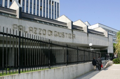 &laquo;Voi non sapete chi sono io&raquo;: estorsione agli avvocati, cliente di Ostuni finisce a processo