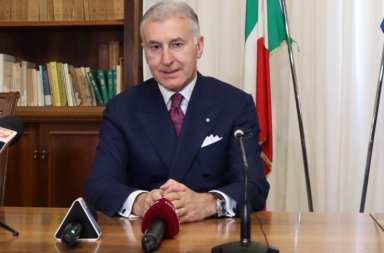 Conferimento di cittadinanza onoraria al prefetto Luigi Carnevale &laquo;brindisino ad honorem&raquo;